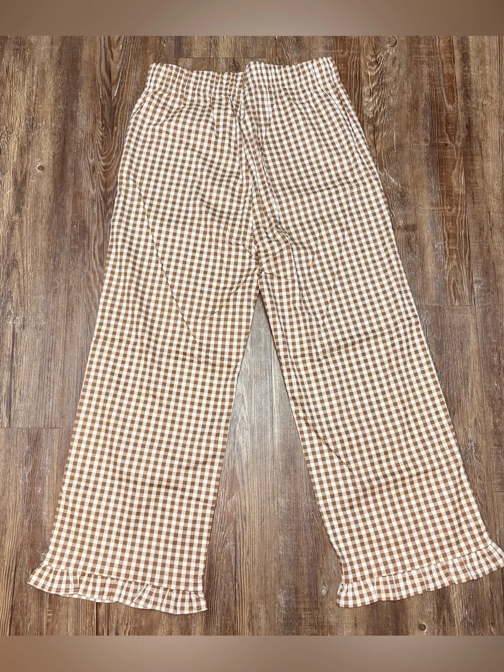 Brown Gingham Wide-Leg Capris with Ruffle Hem